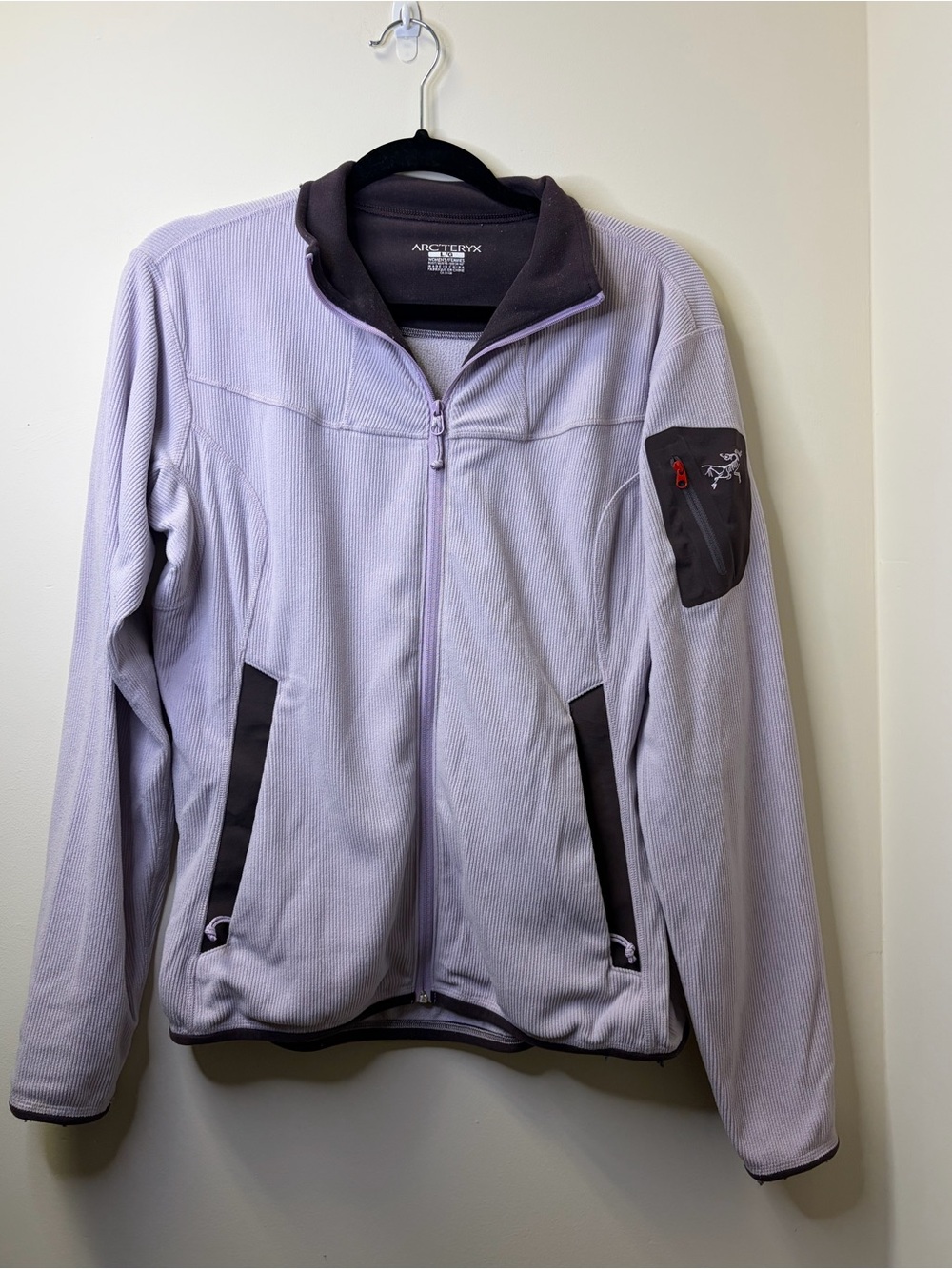 Arc’teryx Women’s Full Zip Fleece Jacket – Size Large in Beautiful Lavender